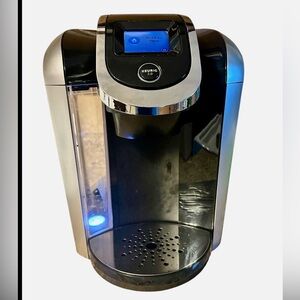 Keurig 2.0 Single-Serve Coffee Maker in Black and Silver ☕️ EXCELLENT CONDITION